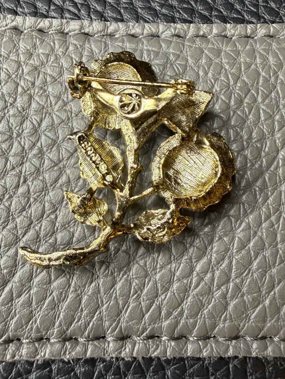 Vintage Gerrys Gold Tone Roses Brooch Pin 1.5